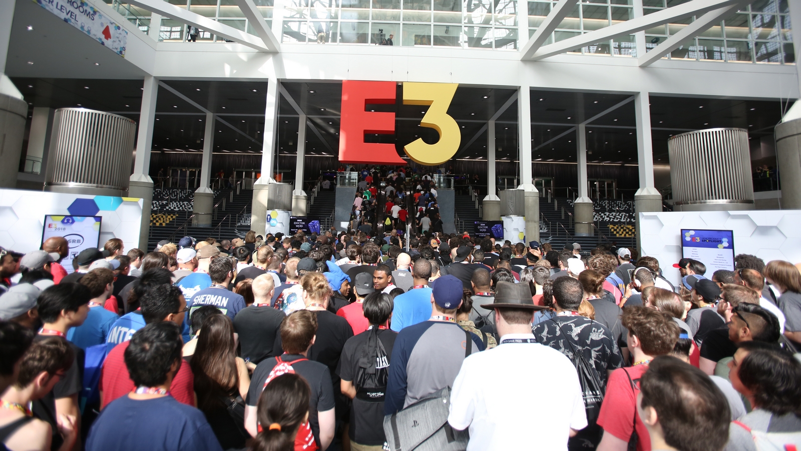 E3